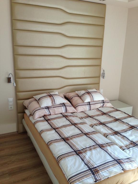 Villa Park Apartman Balatonfüred Quarto foto